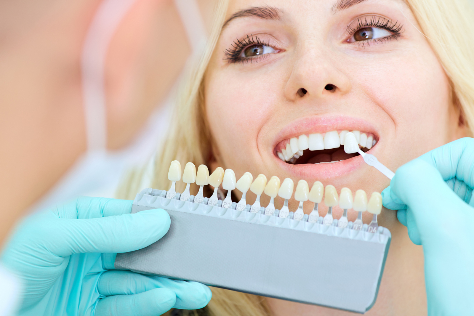 Dental Implants Or Dentures? Which One Should You Opt For?