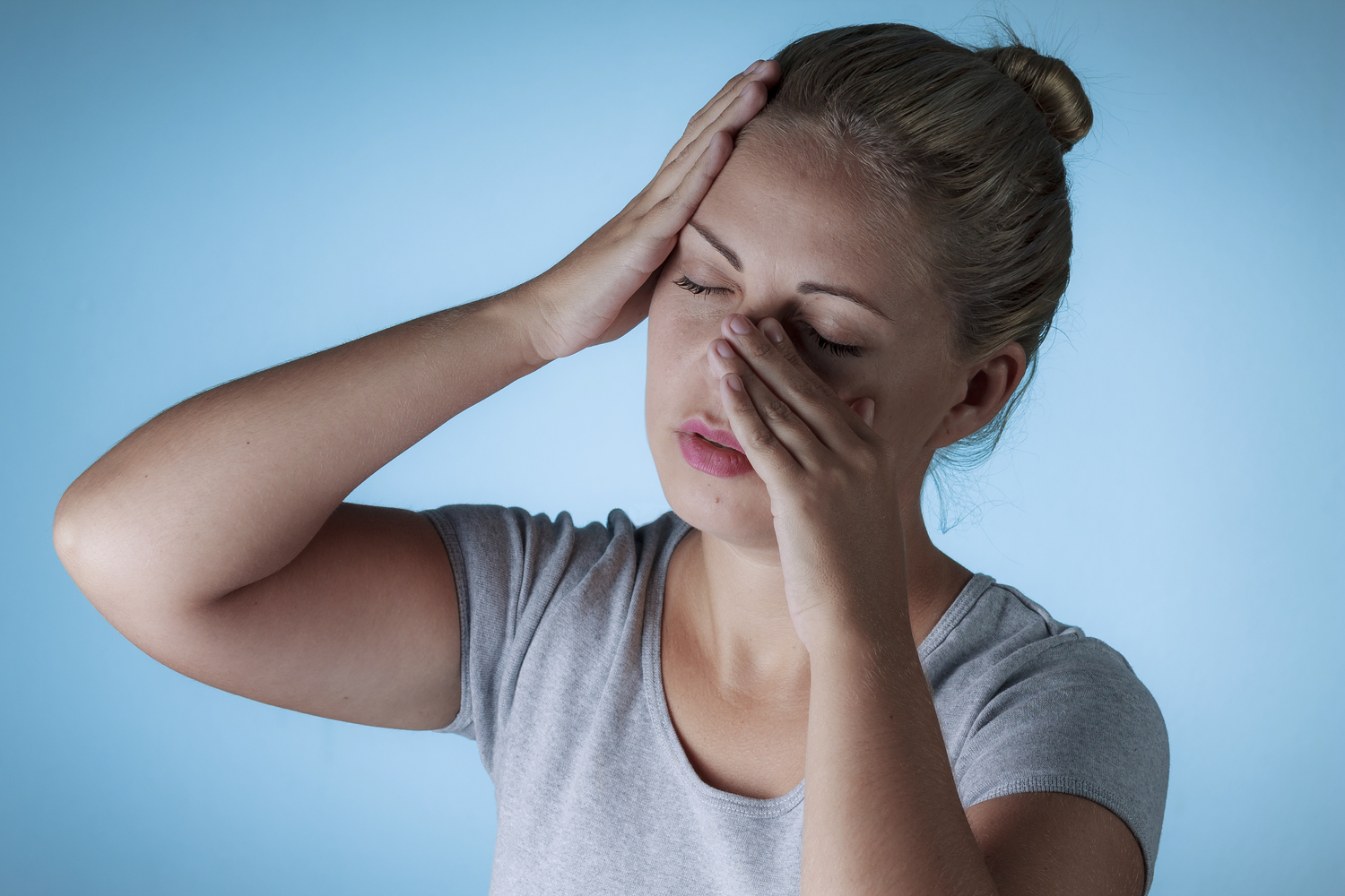 5 Early Warning Signs Of Lung Cancer That Are Often Overlooked & Treatments